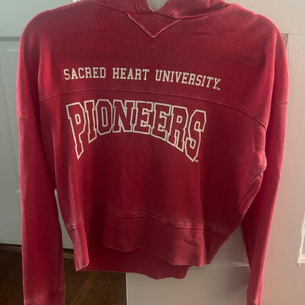 Red/ Sacred Heart University Hoodie / Size Small / Lightly worn, great condition